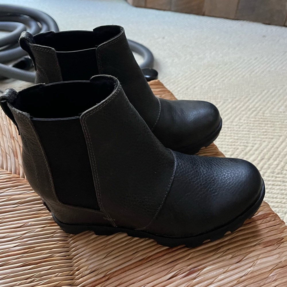 Sorel Black Joan of Arctic Wedge Boots Size 8.5